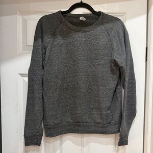 Grey Crewneck Sweatshirt with Raglan Sleeves - Cozy, Unisex, Size Small 🩶